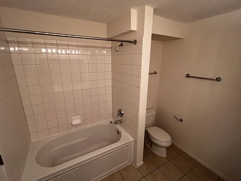 9655 Woods Dr #406 — Photo 16