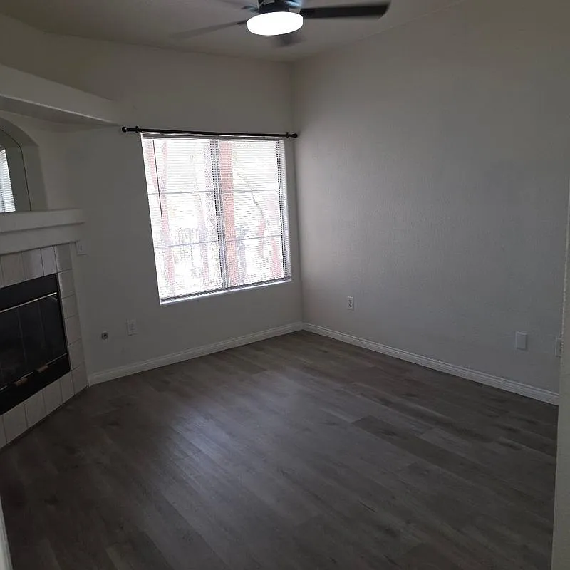 3 bed, 2.0 bath, 1112 sqft, $1,850 — Photo 4