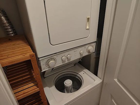 3rd image of 6973 N Ashland Blvd APT 1S