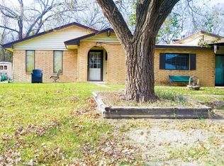 57 Lonesome Dove Dr, Sherman, TX 75090