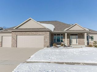 5103 Windy Meadow Cir NE, Cedar Rapids, IA 52411