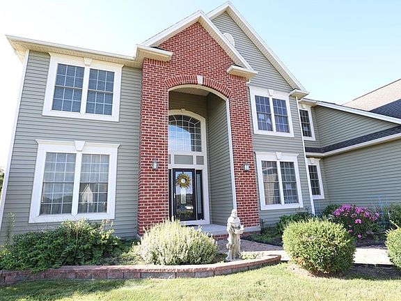 3rd image of 33 King Fisher Dr