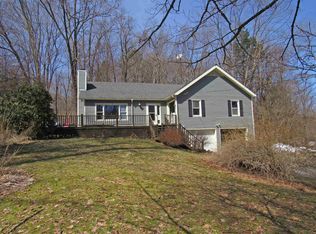 41 Aiken Rd, Putney, VT 05346