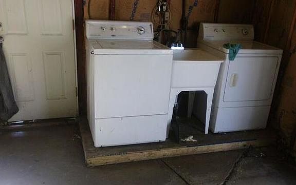 3rd image of 10016 Merton Ave