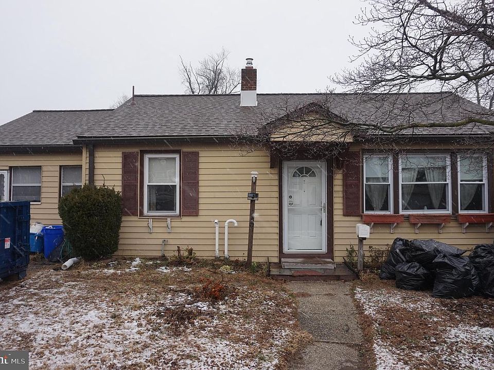 1st image of 15 Sullivan Ave