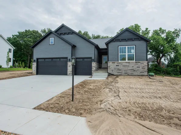 1455 Winding Brook Dr, Valparaiso, IN 46385