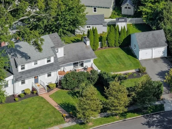 209 Midwood Pl, Westfield Town, NJ 07090