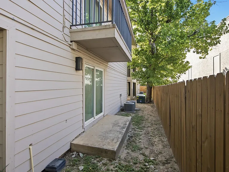 2705 Windswept Cv — Photo 16