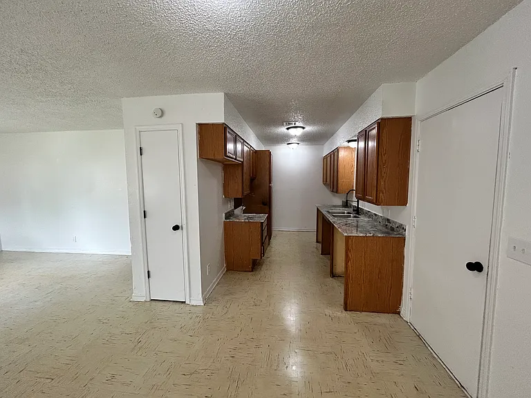 541 NW 114th St — Photo 5