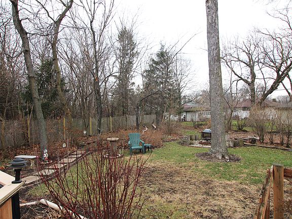 5th image of 114 Lorraine Dr