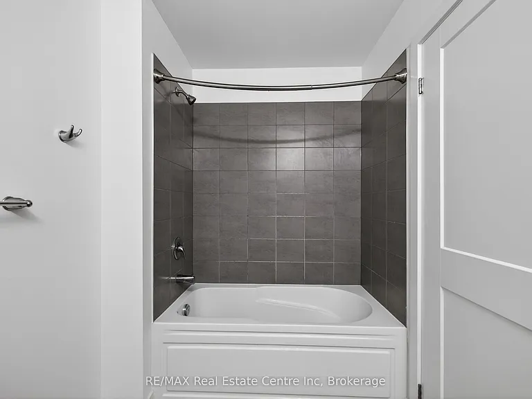 251 Northfield Dr E — Photo 25