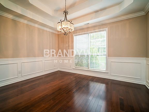 3rd image of 200 Masters Way