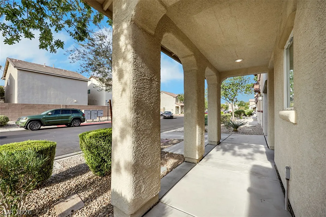 3 bed, 2.5 bath, 1480 sqft, $1,875 — Photo 4