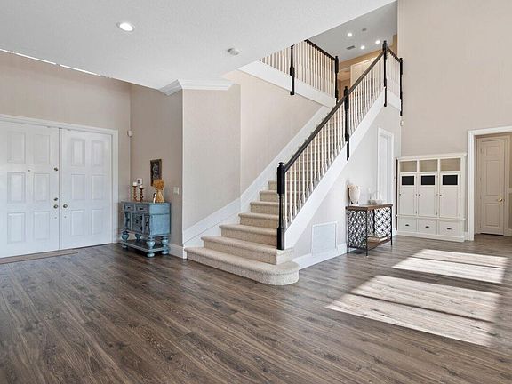 4th image of 11520 Paradise Cove Ln
