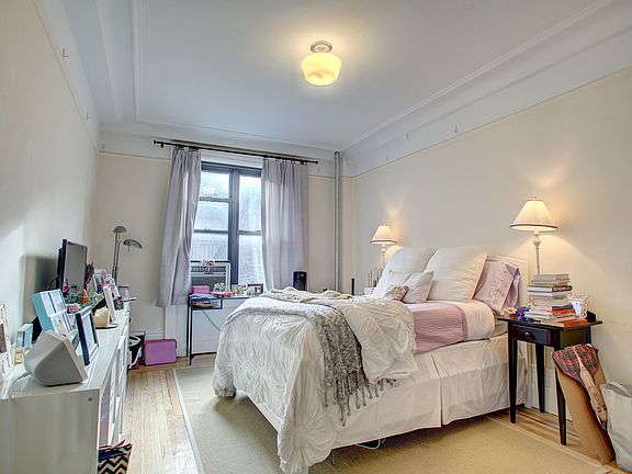 2nd image of 158 W 81st St APT 52