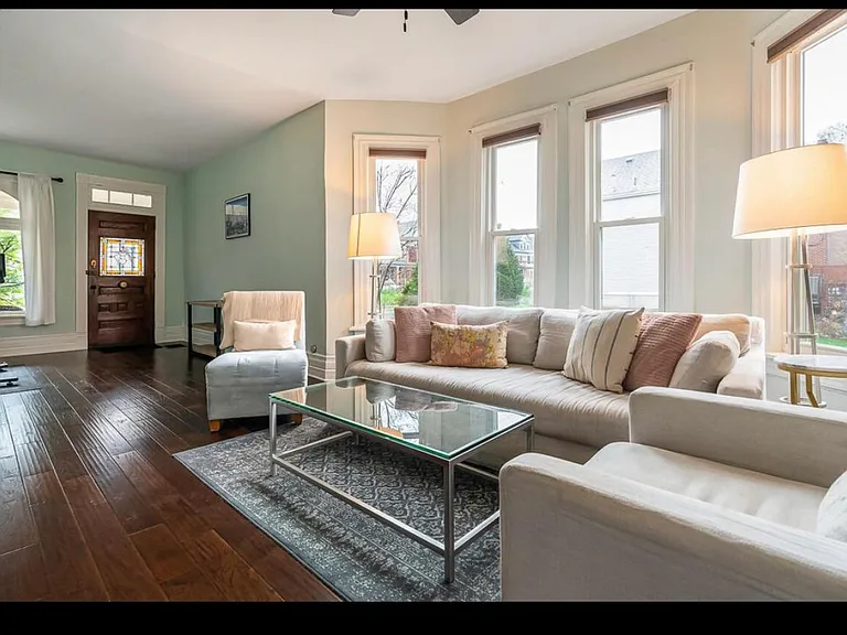 383 King Ave — Photo 3