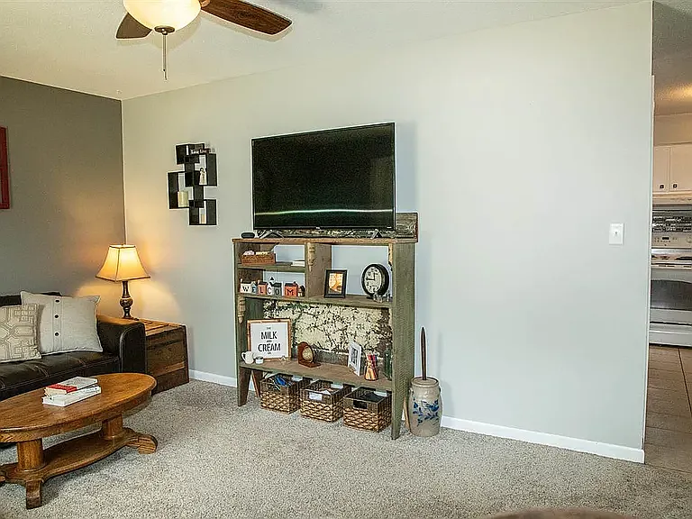 1124 Lilac Ln #2 — Photo 16