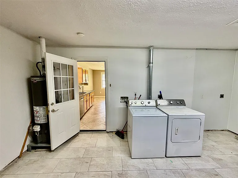 5838 Ludington Dr — Photo 24