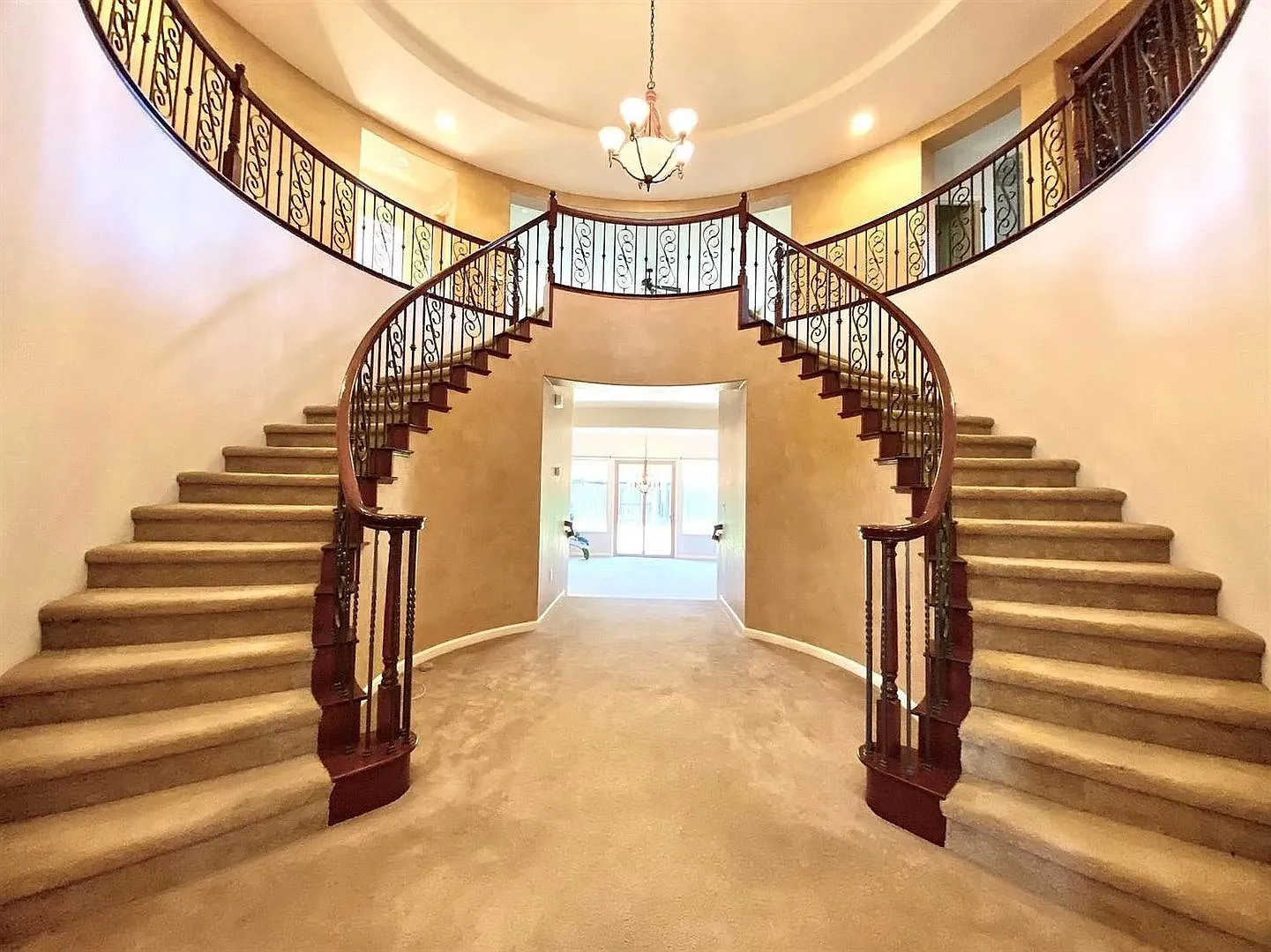 Spacious 5,600 Sq. Ft. Anatolia Home , Park Front , Pool, Gym & Clubhouse Access. — Photo 3