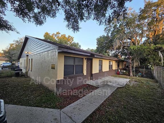 2nd image of 1644 Crystal Park Cir