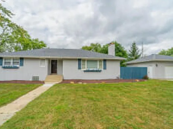 276 W 68th Pl, Merrillville, IN 46410