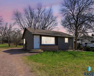 320 S 2nd Ave, Brandon, SD, 57005