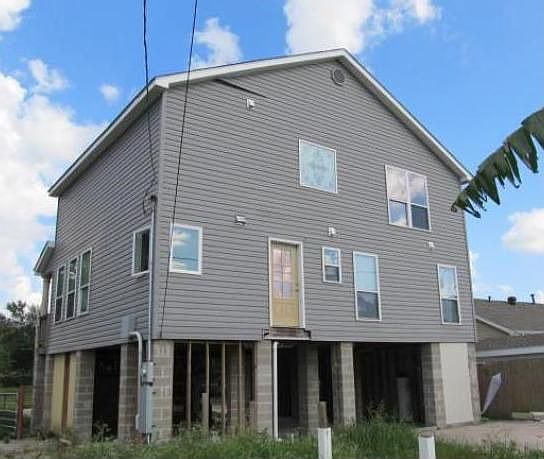 2nd image of 20 Carroll Dr