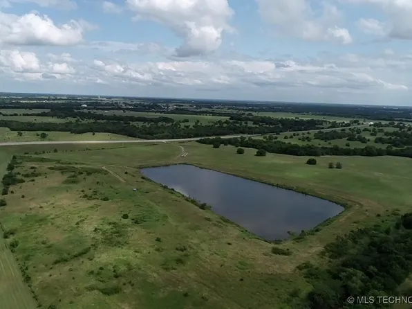 4 SE 3rd Ave, Durant, OK 74701