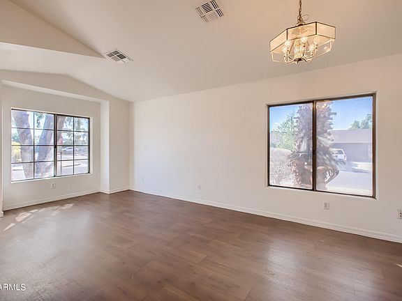 5th image of 1204 E ROSEMONTE Drive