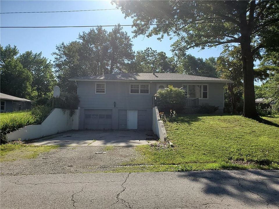 2nd image of 612 N Cedar St