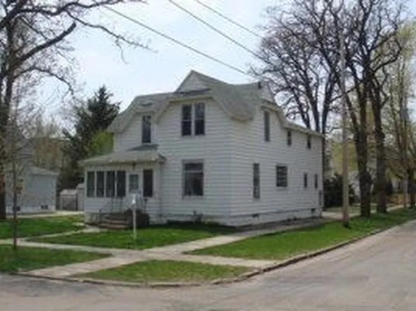 611 3rd St NW, Austin, MN 55912