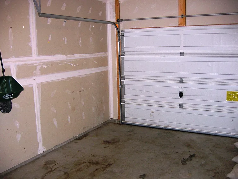 117 Michael Grove Ave — Photo 4