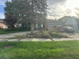 40720 Supreme Ct, Sterling Heights, MI 48313