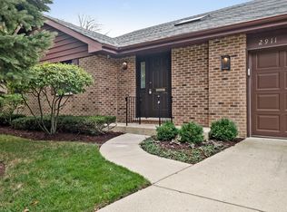 2911 Hawthorn Ln, Wilmette, IL 60091