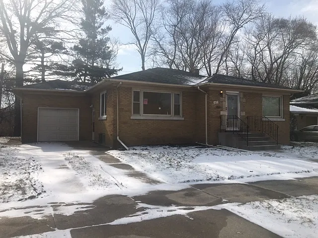 427 Warren St photo 1
