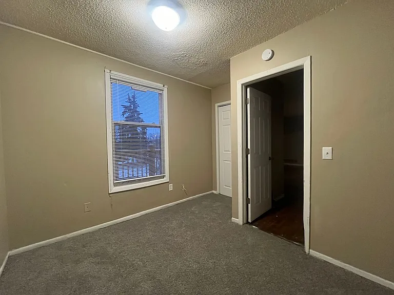 581 Park Street — Photo 8