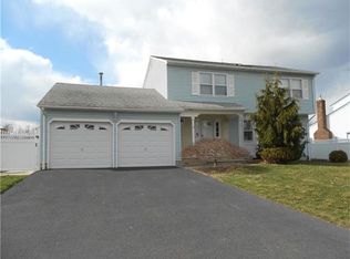 63 Liberty Dr, Dayton, NJ