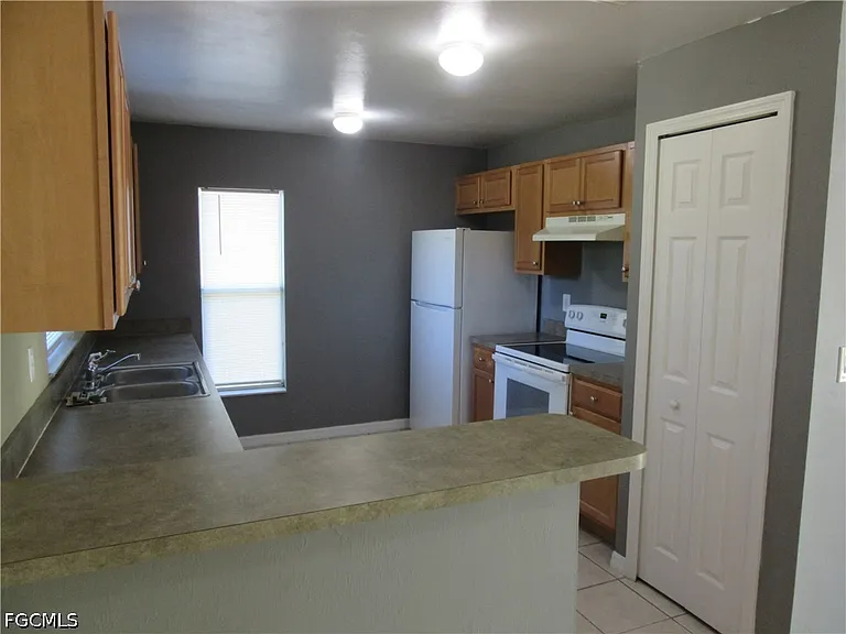 922 Eisenhower Blvd — Photo 12
