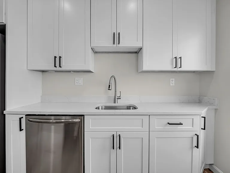 12 Alpine St #3 — Photo 5