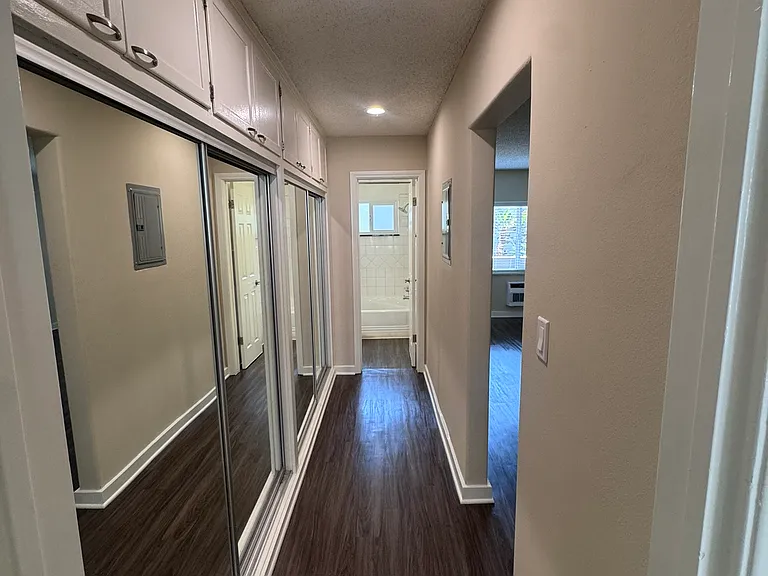 1550 Woodruff Ave #4 — Photo 14