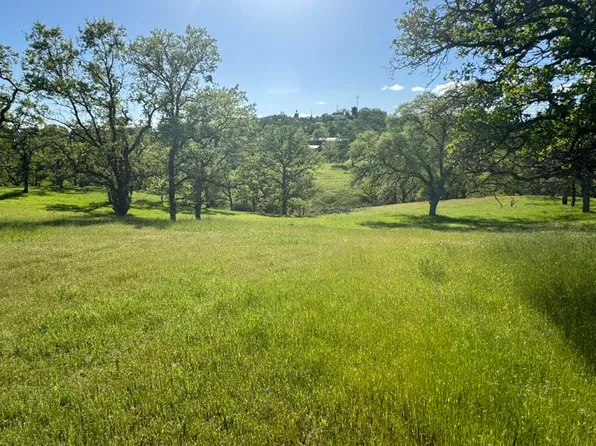 22535 Rio Robles Dr, Red Bluff, CA 96080
