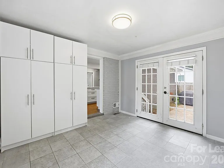 2727 Springway Dr — Photo 12