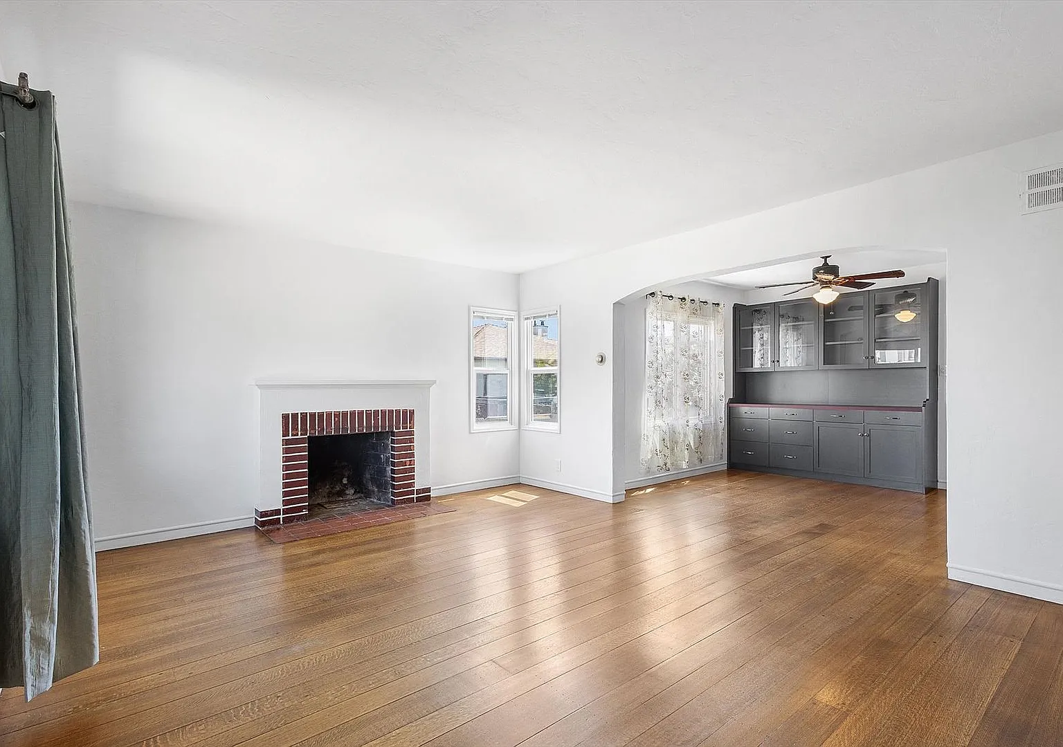 208 Pacific Ave - 3++ bedroom | 2 bath | Single family home — Photo 3