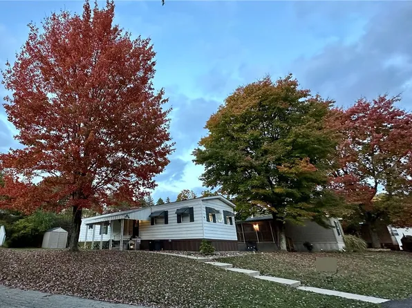 4 Lakeview Dr, Tarentum, PA 15084