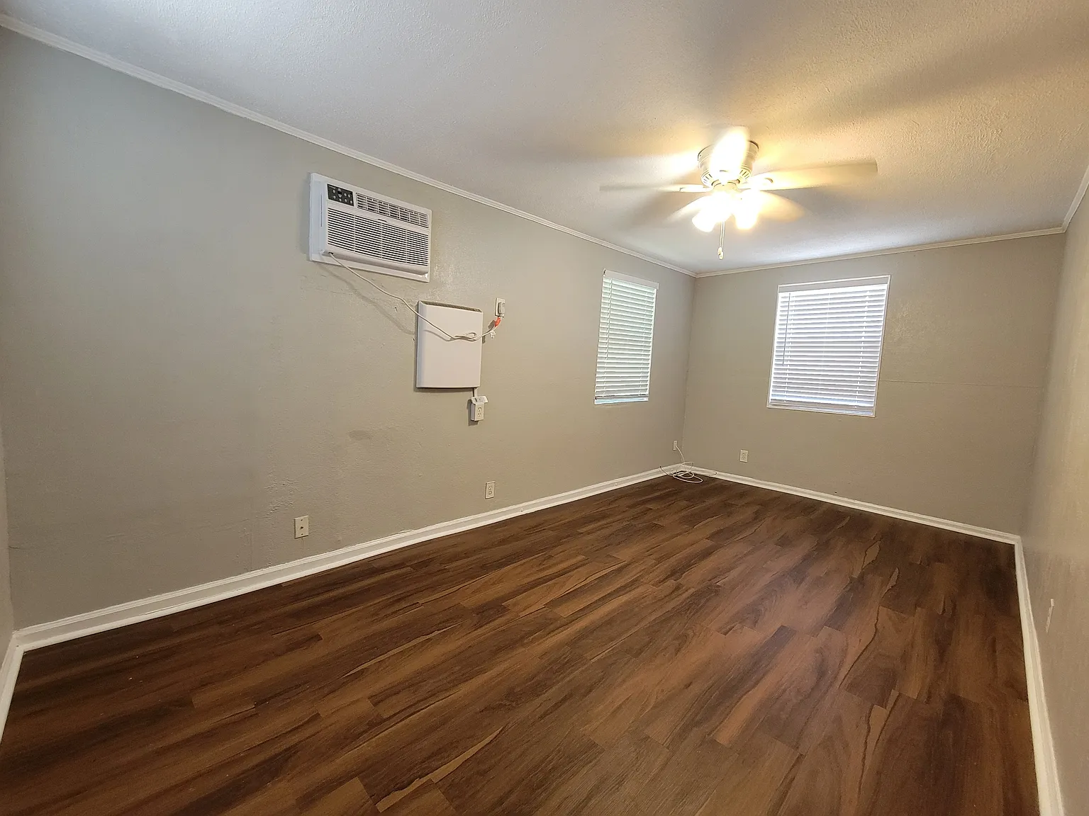 1 bed, 400 sqft, $1,250 — Photo 3