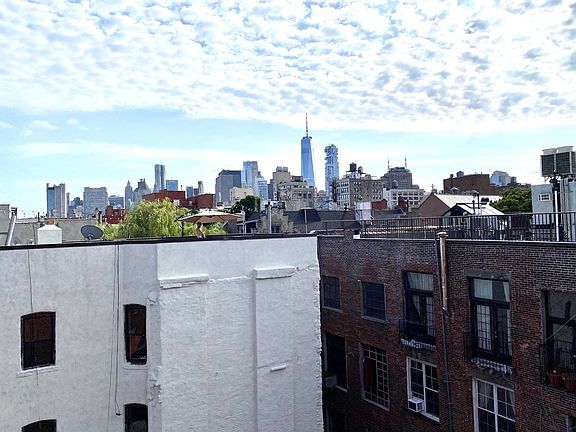 3rd image of 259 Elizabeth St APT 6B
