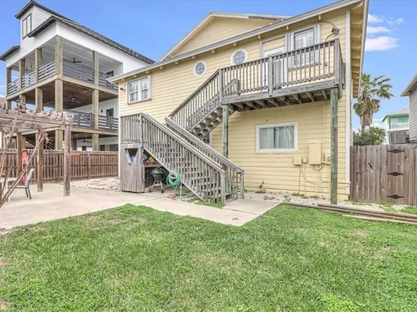 912 S 11th St, Port Aransas, TX 78373