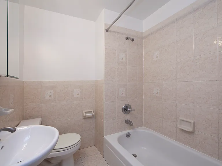 252 Wyckoff St #3L — Photo 13