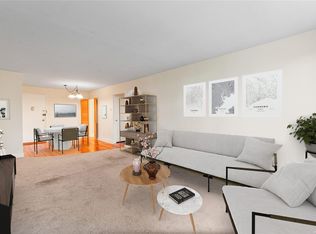 5440 Little Neck Pkwy APT 3J, Little Neck, NY 11362