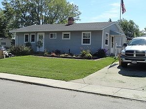 3rd image of 501 Waco Ln